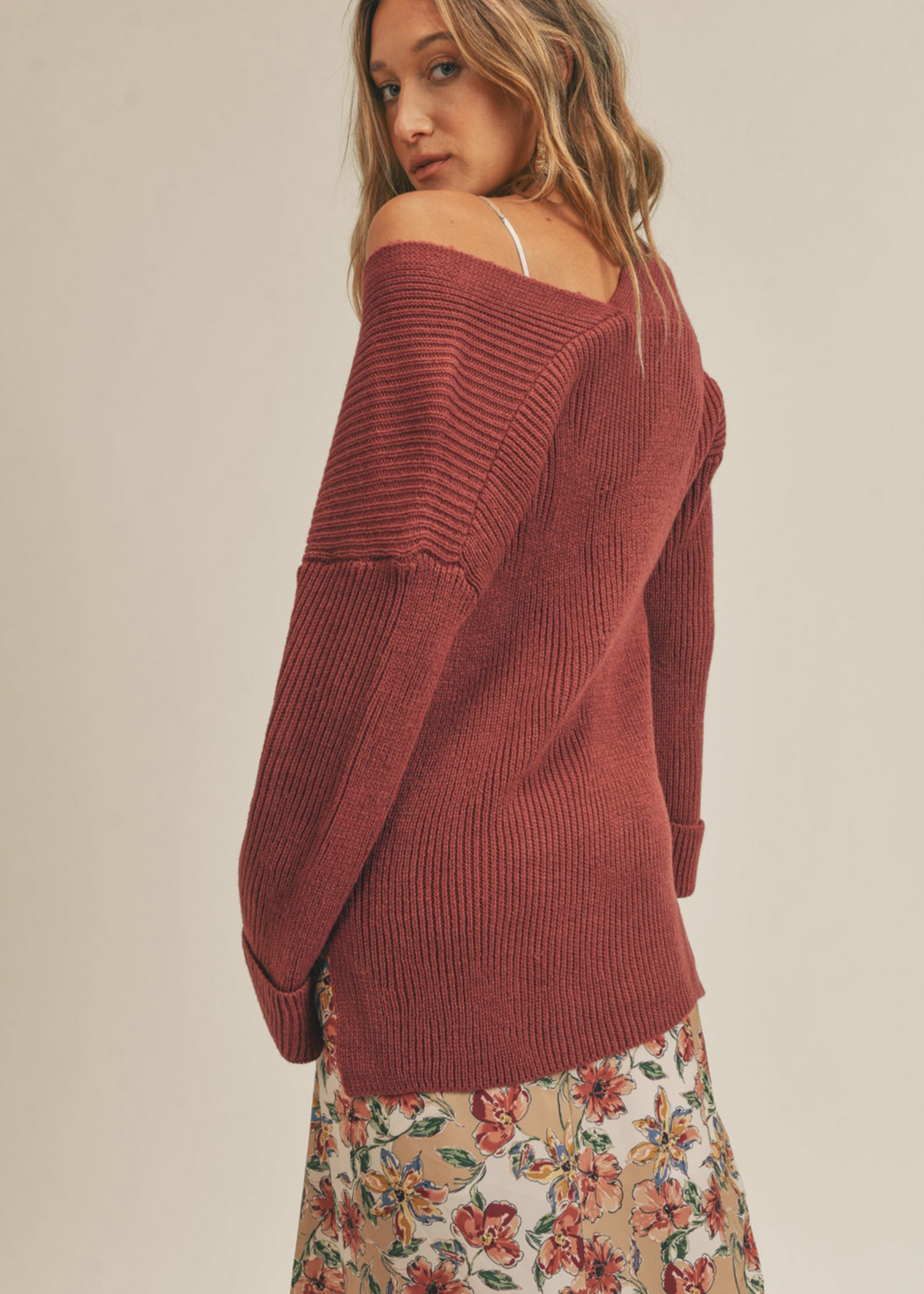 SAGE THE LABEL CARLI V NECK PULLOVER