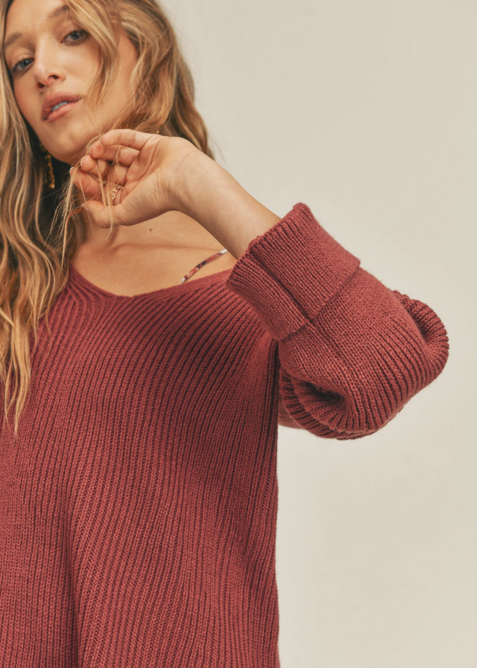 SAGE THE LABEL CARLI V NECK PULLOVER