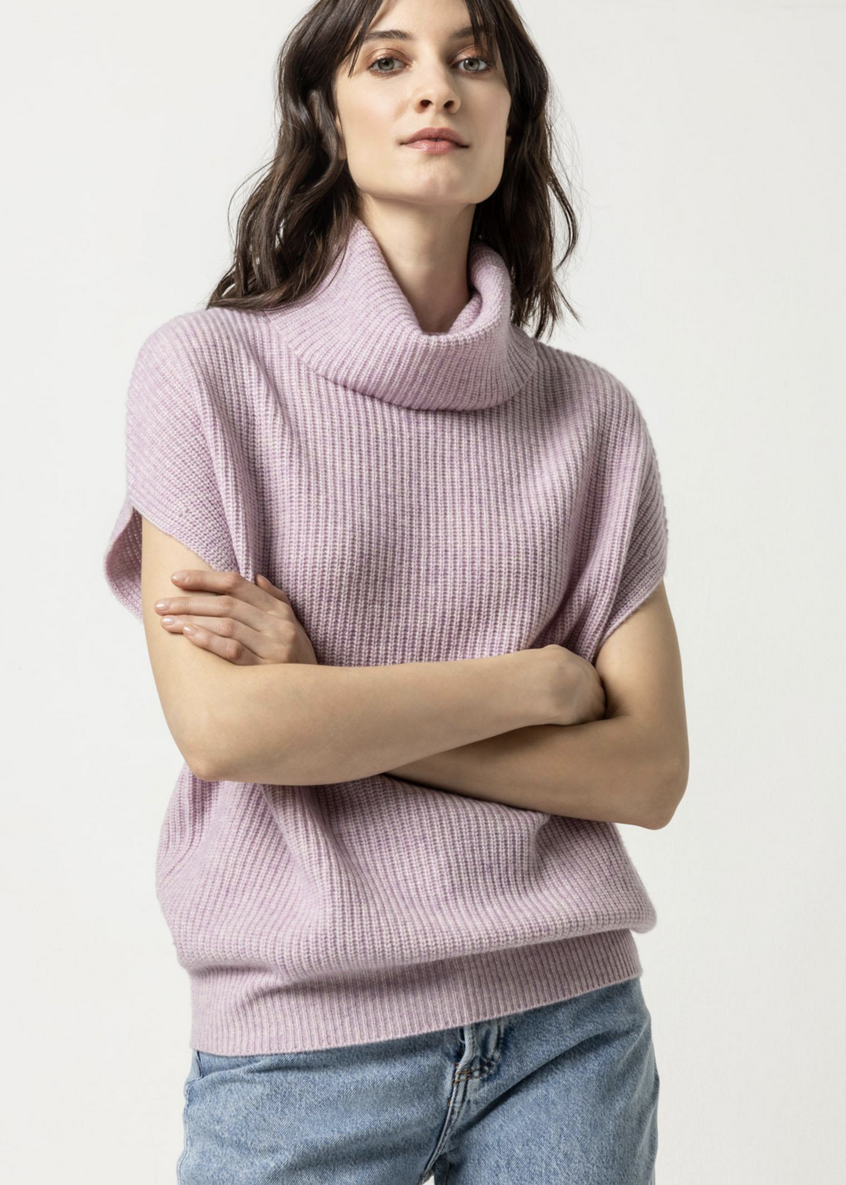 RIBBED TURTLENECK SWEATER