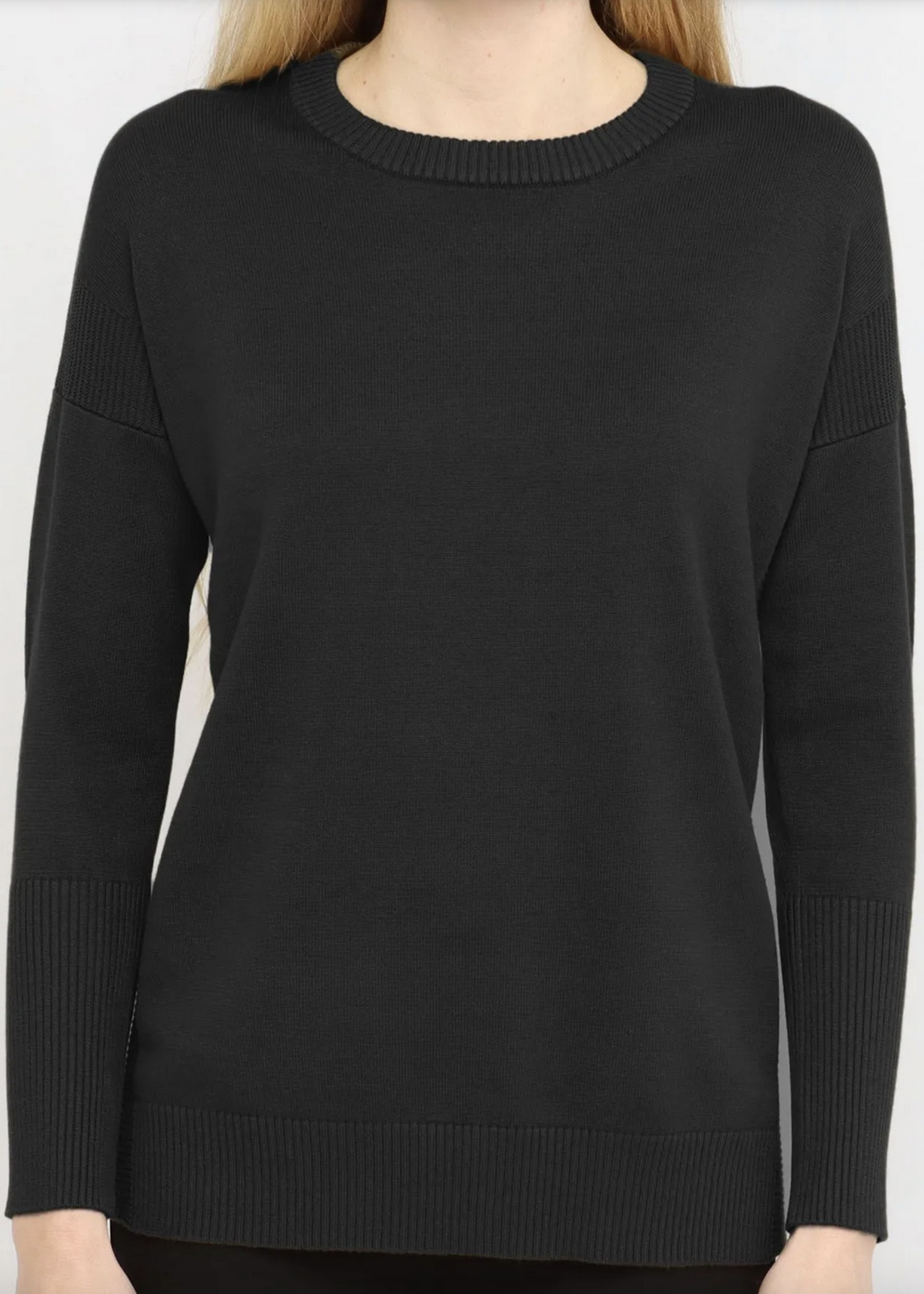 CREW NECK PULLOVER W/ SIDE SLITS