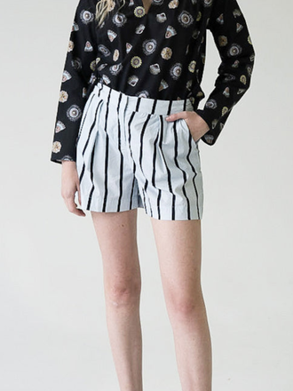 NEVER A WALLFLOWER PLEATED SHORTS