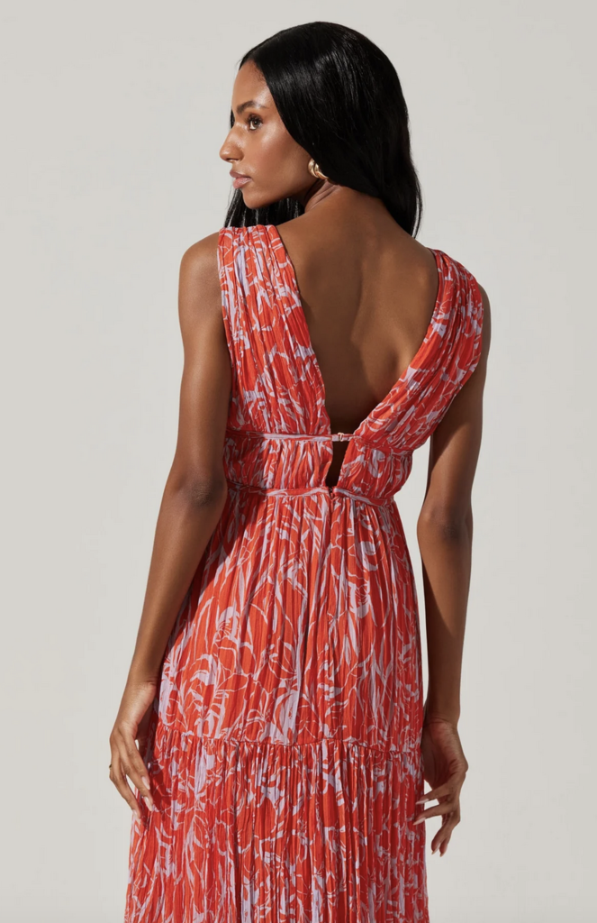 ASTR THE LABEL PESCADERRO PLEATED MAXI DRESS