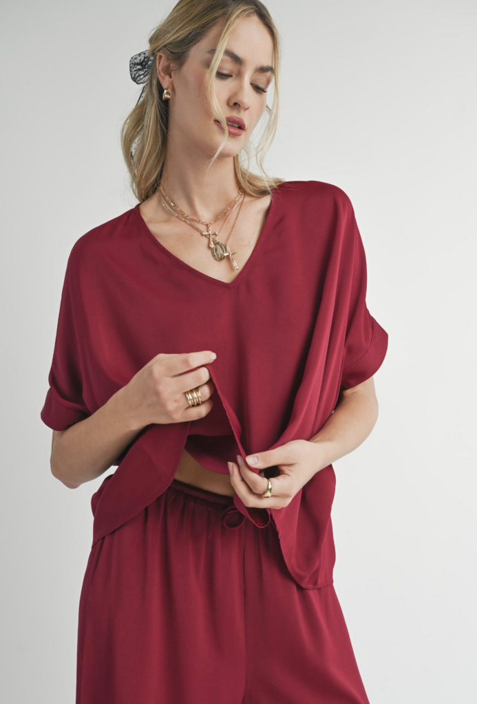 SADIE&SAGE SWEET TREAT DOLMAN SLV V NECK TOP