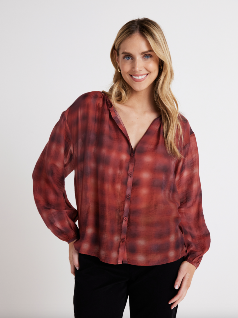 BELLA DAHL SHIRRED NECK BLOUSE