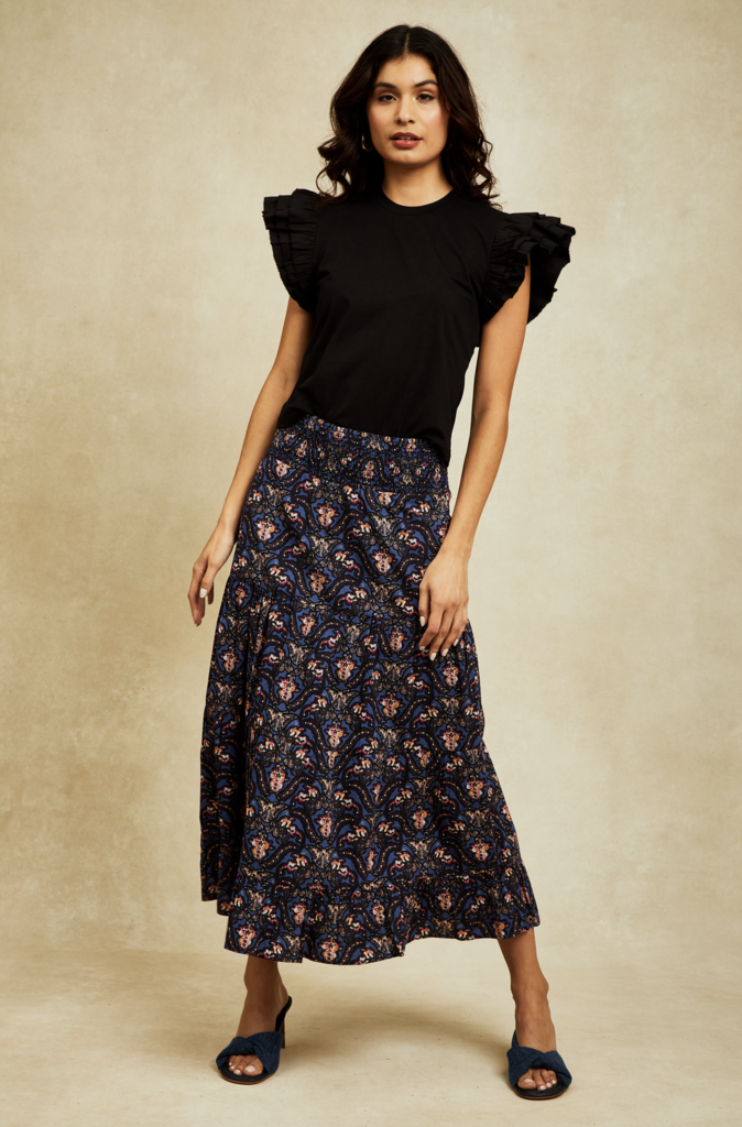 LOVE THE LABEL JANSA TEE