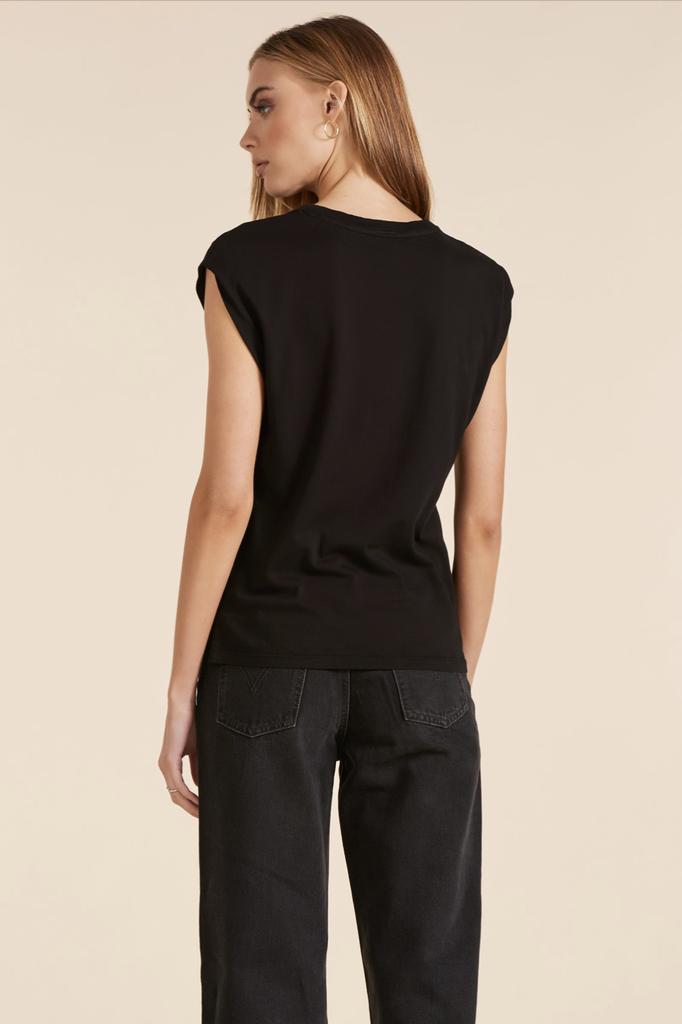 CREWNECK SLEEVELESS TEE