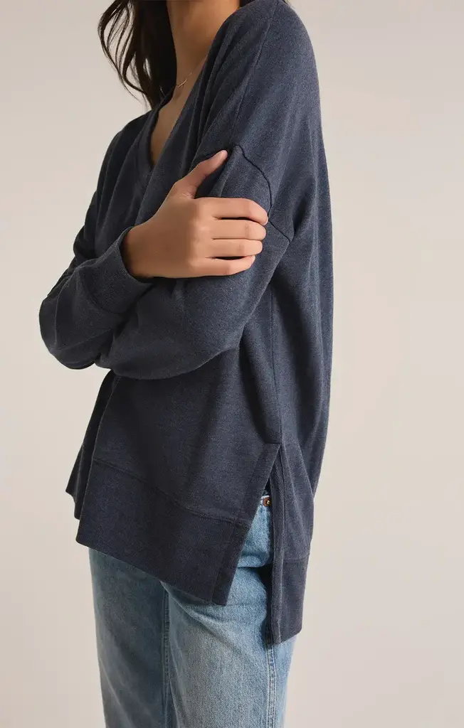 Z SUPPLY MODERN V-NECK WEEKENDER