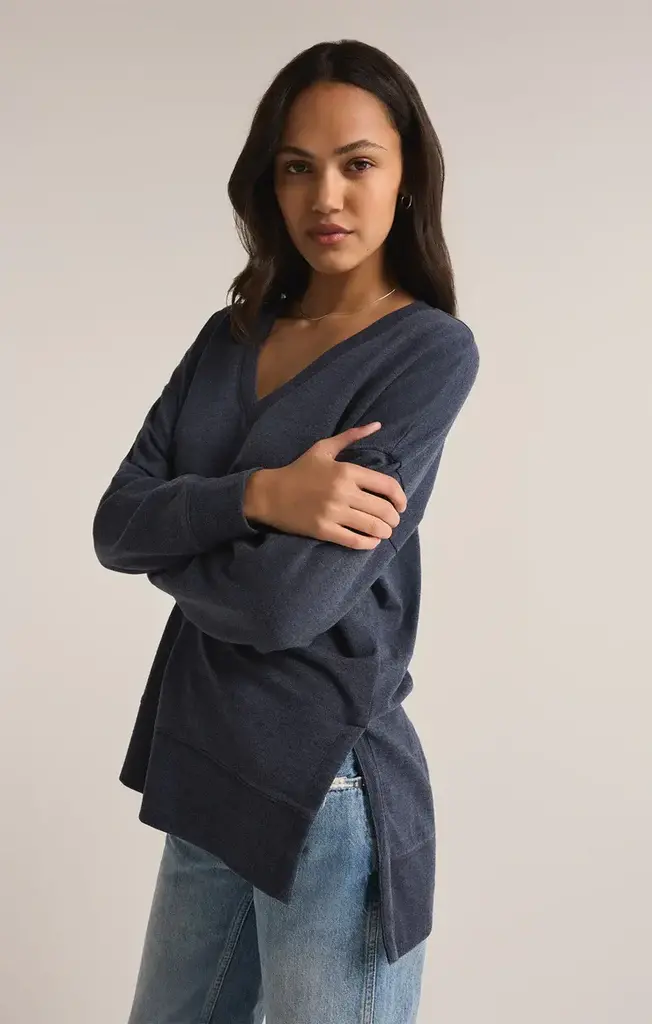Z SUPPLY MODERN V-NECK WEEKENDER