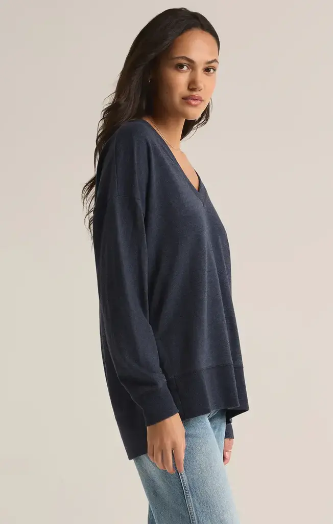 Z SUPPLY MODERN V-NECK WEEKENDER