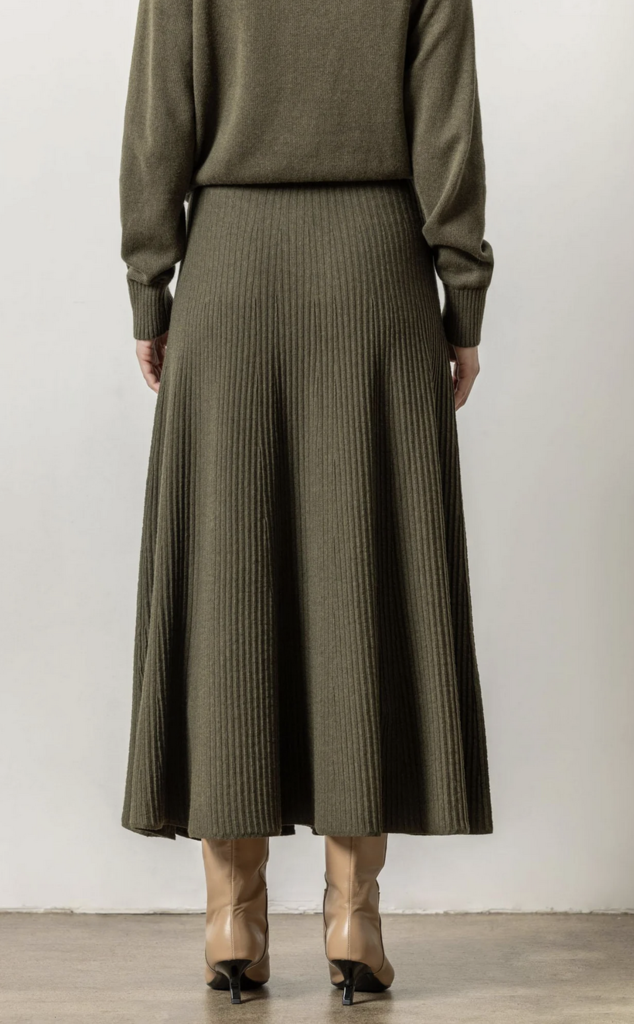 FLARED SWEATER SKIRT