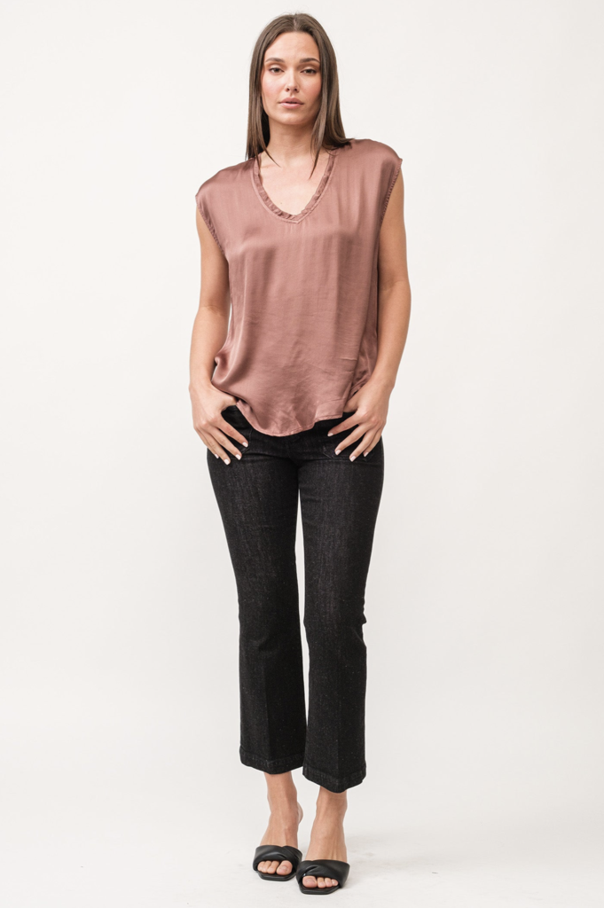 DEAR JOHN YANIS V-NECK SLEEVELESS TOP