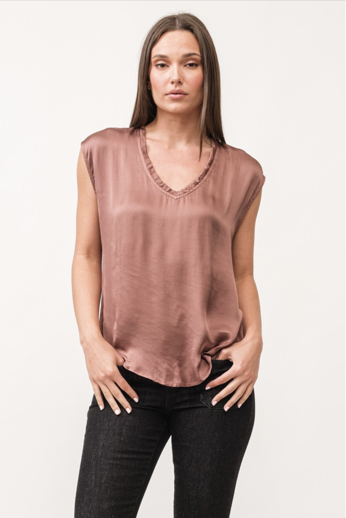 DEAR JOHN YANIS V-NECK SLEEVELESS TOP