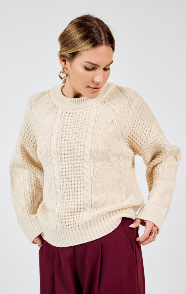 Sadie & Sage TERI CABLE CREWNECK SWEATER