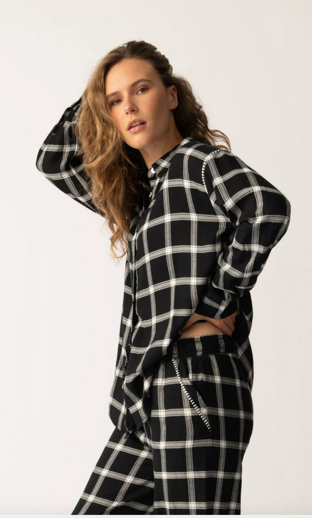 P.J. SALVAGE COZY & CHIC L/S TOP