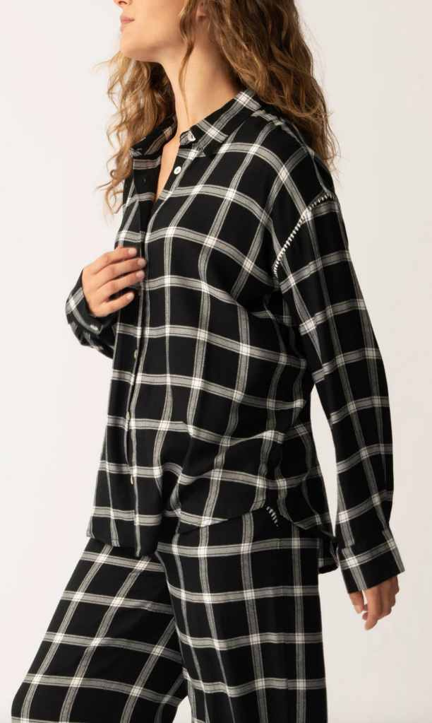 P.J. SALVAGE COZY & CHIC L/S TOP