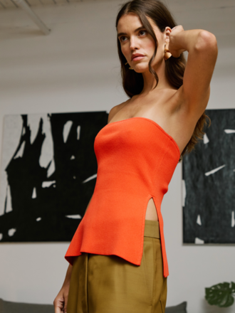 STRAPLESS RIB TUNIC W/ SIDE SLITS