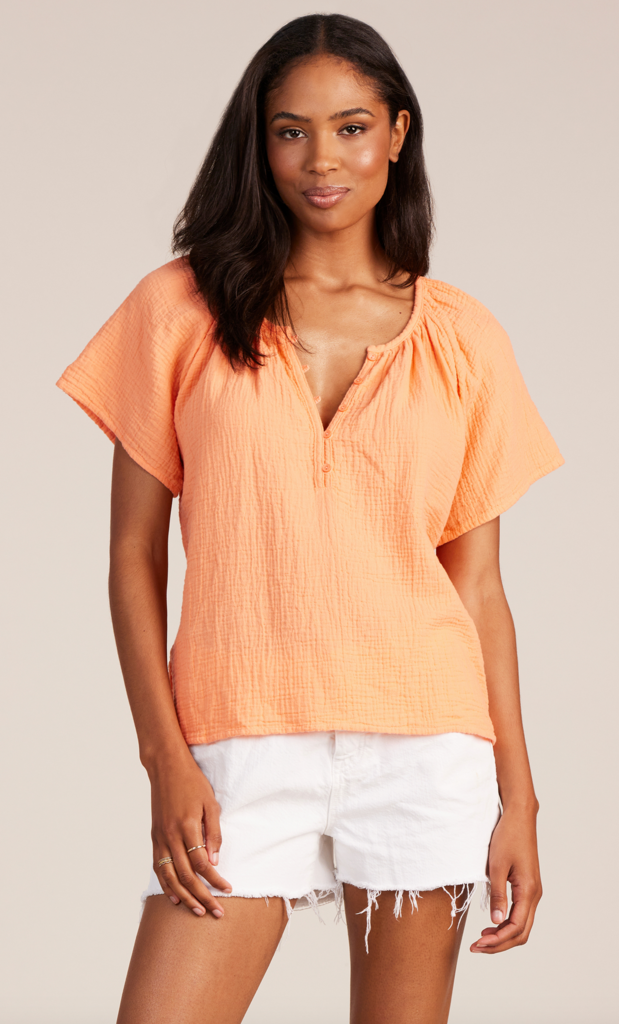 SHIRRED S/S HENLEY BLOUSE