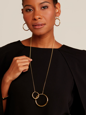 CONNECTED CIRCLE PENDANT LONG NECKLACE