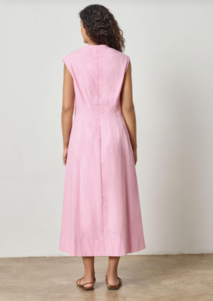 SLEEVELESS SEAMED MAXI DRESS
