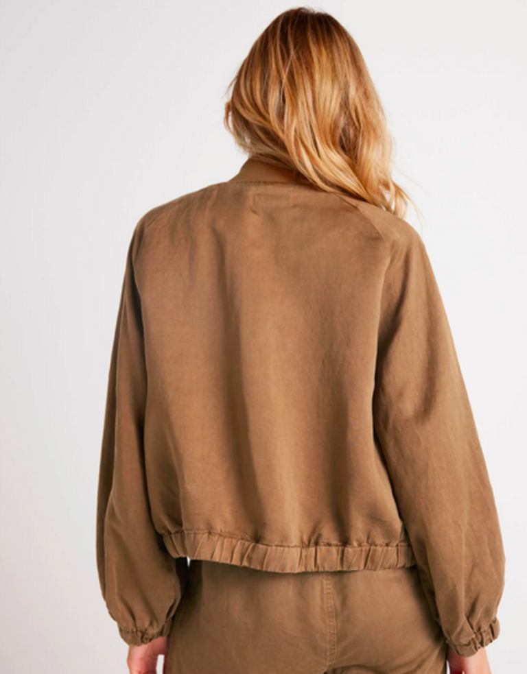 BELLA DAHL CHLOE CLEAN BOMBER JACKET