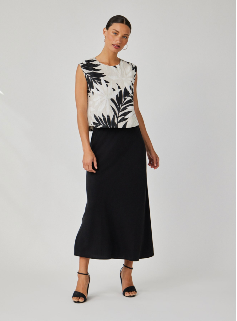 BELLA DAHL BOXY BUTTON BACK TOP