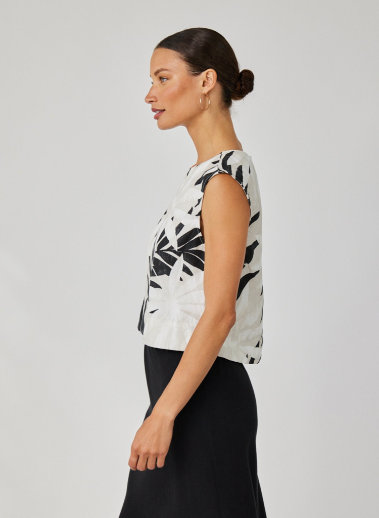 BELLA DAHL BOXY BUTTON BACK TOP