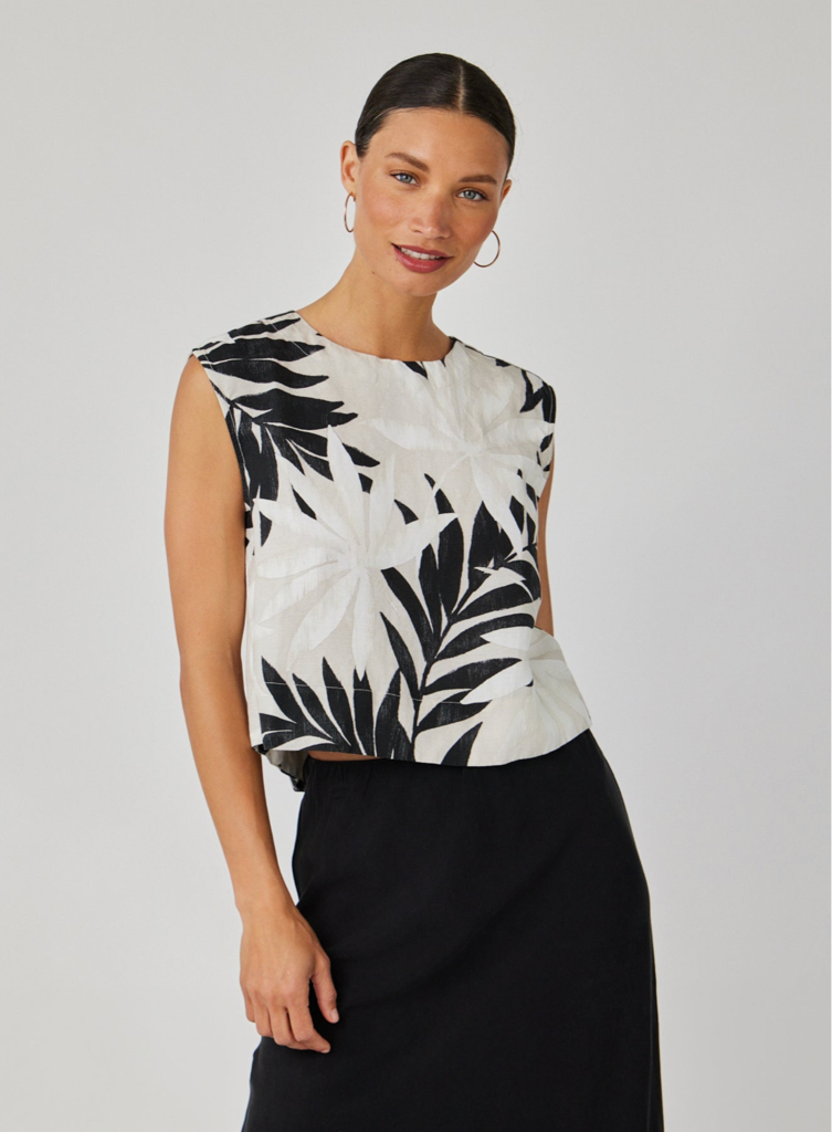 BELLA DAHL BOXY BUTTON BACK TOP