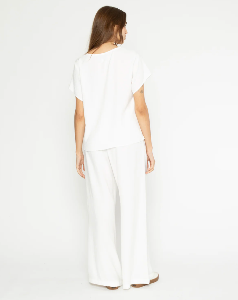 RIPLEY RADER OFF WHITE SATIN CREPE EVERYDAY V NECK TOP