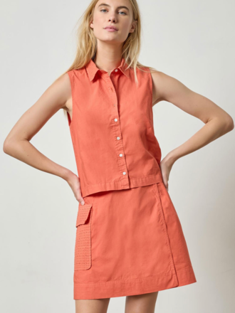 EYELET COLLAR SLEEVELESS SHIRT