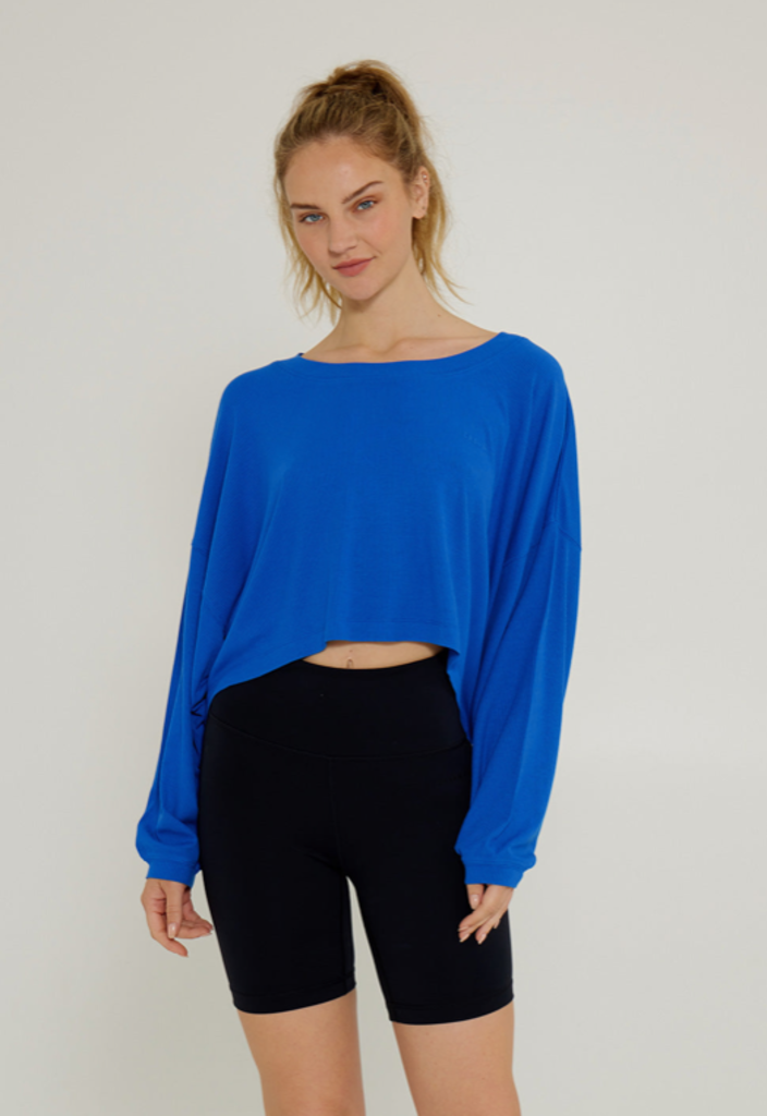 CREAM YOGA ALEXA OVERSIZED LS CROP TOP