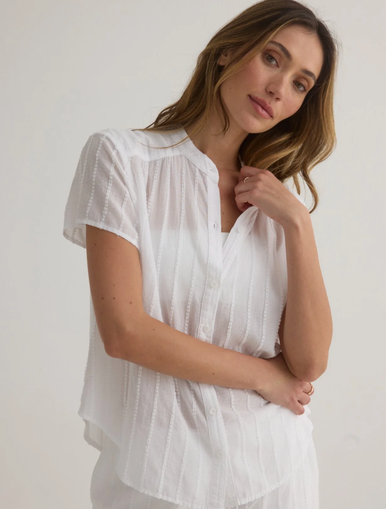 BELLA DAHL SHORT SLEEVE SHIRRED TOP