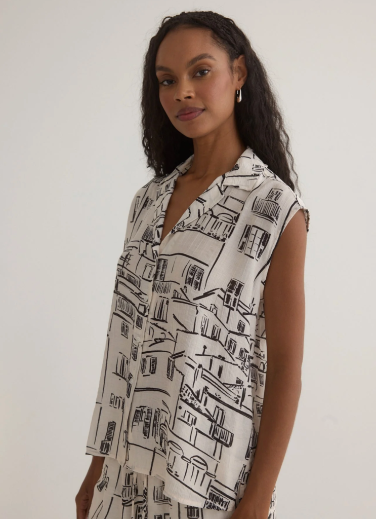 BELLA DAHL PRINTED BUTTON FRONT CAP SLEEVE TOP