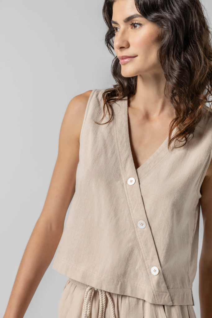 CROSS FRONT SLEEVELESS TOP