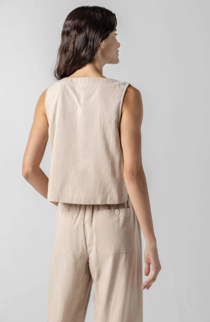 CROSS FRONT SLEEVELESS TOP