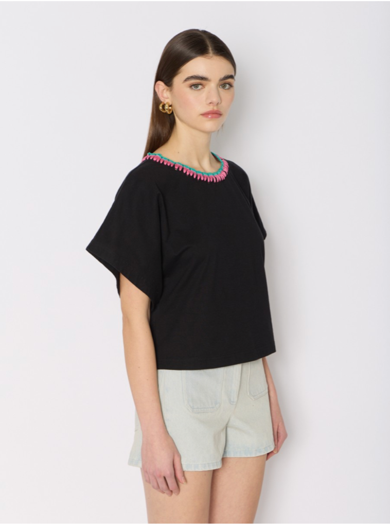 BERENICE TEMBER CREW NECK TEE W/CONTRAST NECK EMBROIDERY