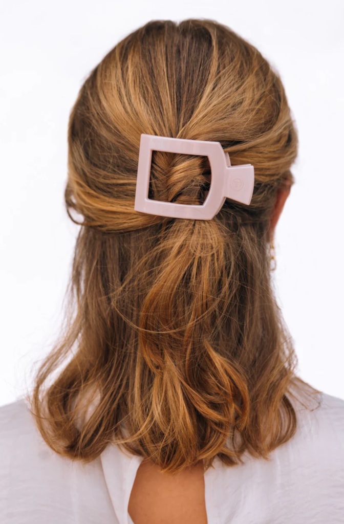 SMALL FLAT SQUARE CLIP PEARLY PINK