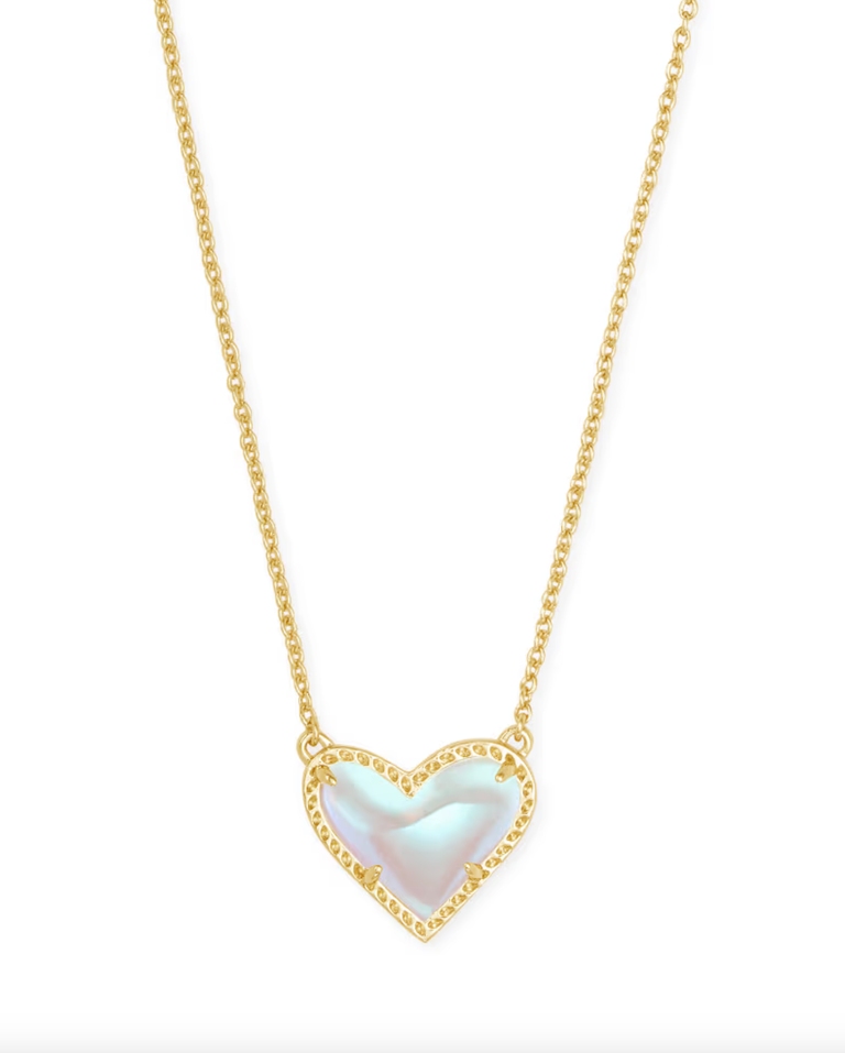 ARI HEART PENDANT NECKLACE