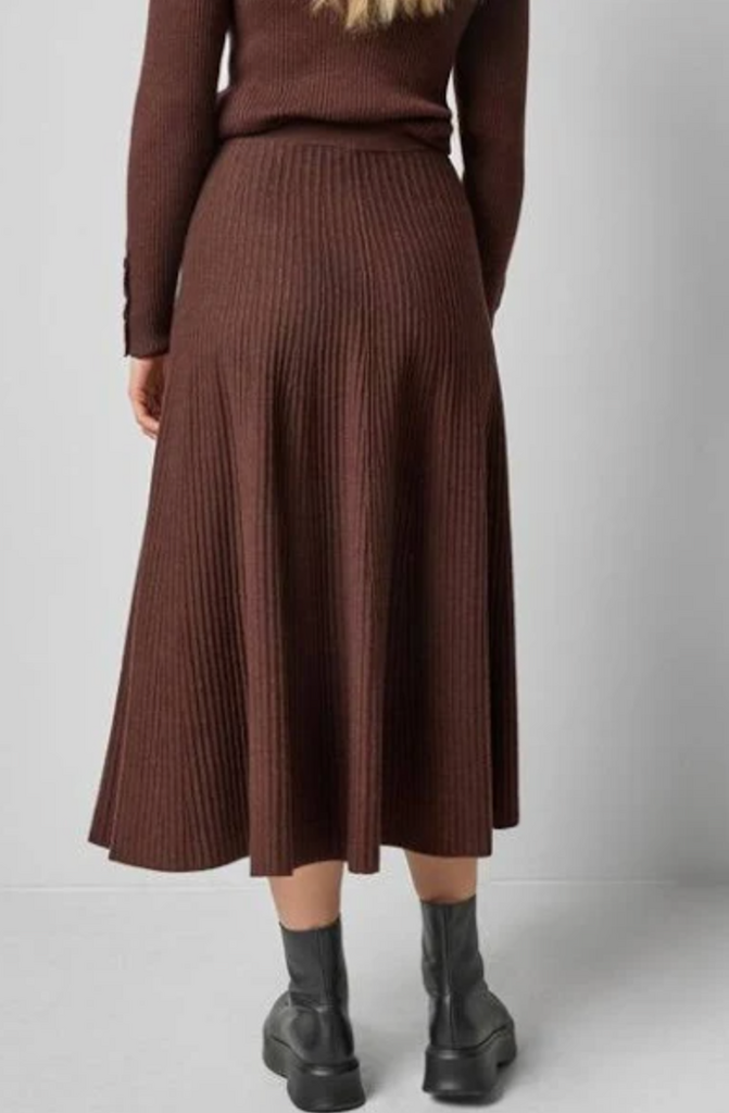 FLARED KNIT SKIRT