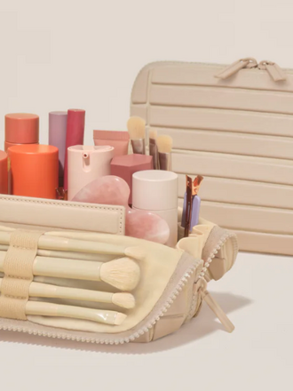 PARALLELLE THE SMALL TRAVELLER