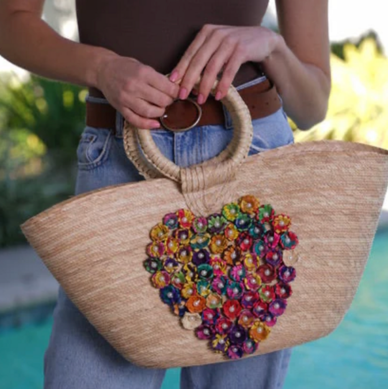 CHISME LIFESTYLE MI CORAZON HEART TOTE