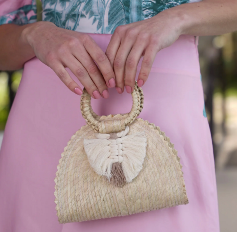 CHISME LIFESTYLE MINI CRESCENT WITH TASSEL NATURAL