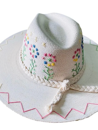 CHISME LIFESTYLE FLORAL EMBROIDERED HAT