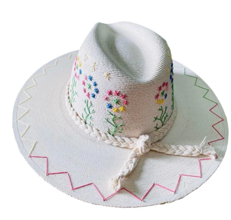 CHISME LIFESTYLE FLORAL EMBROIDERED HAT