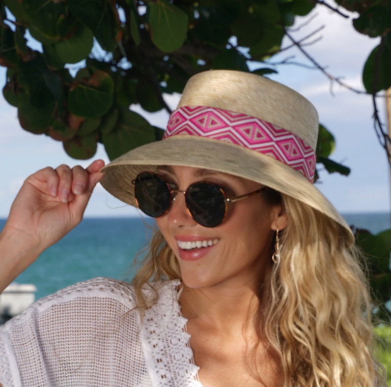 CHISME LIFESTYLE ALEXA PALM BUCKET HAT