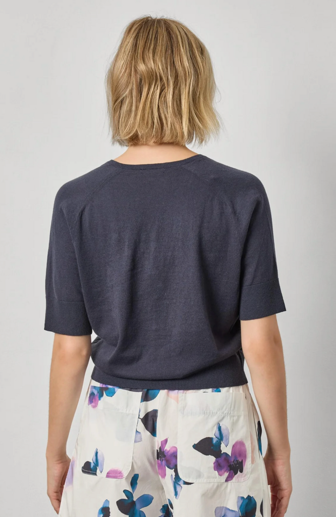 V-NECK SADDLE SLEEVE SWEATER NAVY