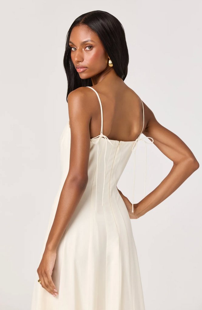 ASTR TRISHA SQUARE NECK MIDI DRESS