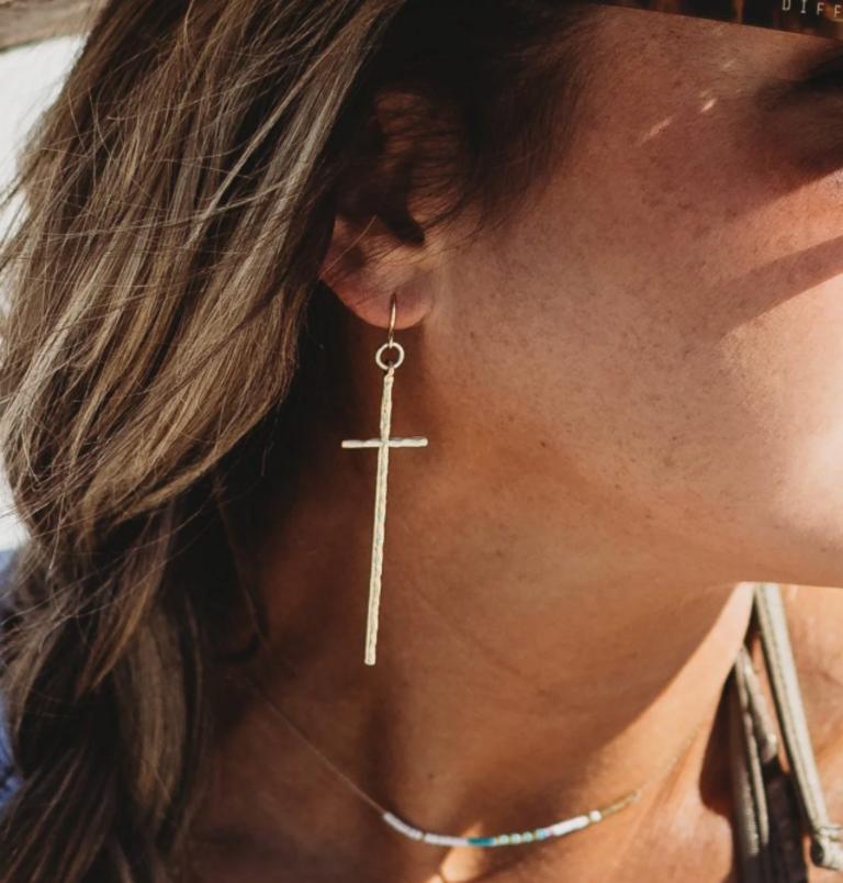 LESLIE CURTIS ADA EARRING