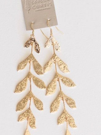 LESLIE CURTIS FLORA EARRING