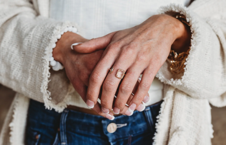 LESLIE CURTIS CLARA RING