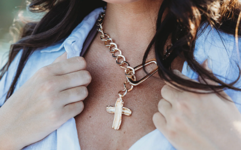 LESLIE CURTIS BLESSING NECKLACE